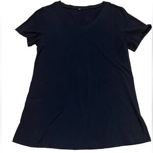 Soft V-neck black t-shirt